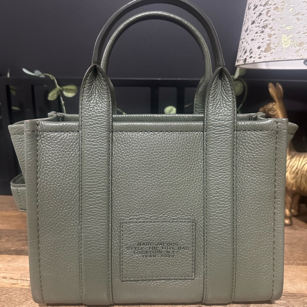 Marc Jacobs The Tote Bag Olive Green Leather Satchel like new - Picture 2 of 10